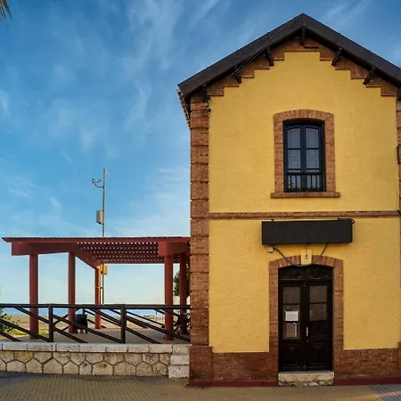 Casa Familiar Con Patio Privado Y Piscina Comunitaria Cerca De La Playa Málaga