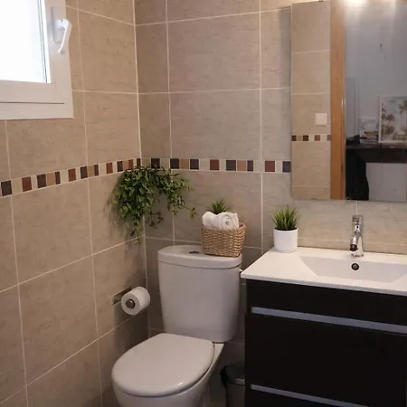 Casa Familiar Con Patio Privado Y Piscina Comunitaria Cerca De La Playa Málaga