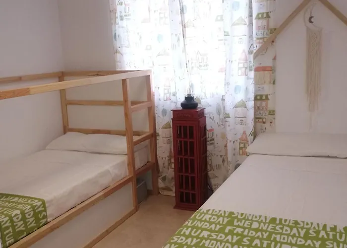 Casa Familiar Con Patio Privado Y Piscina Comunitaria Cerca De La Playa * Málaga